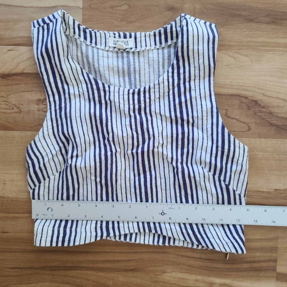 Sleeveless crop top